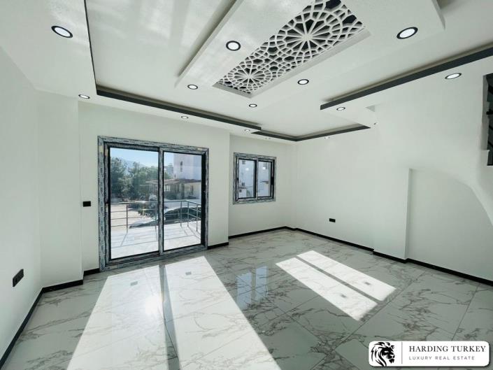 Image No.8-3 Bed Semi-Detached for sale