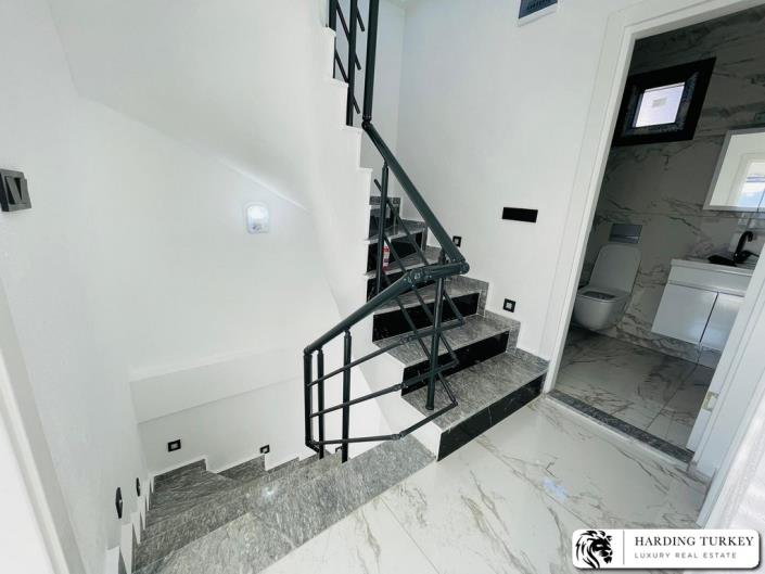 Image No.16-3 Bed Semi-Detached for sale