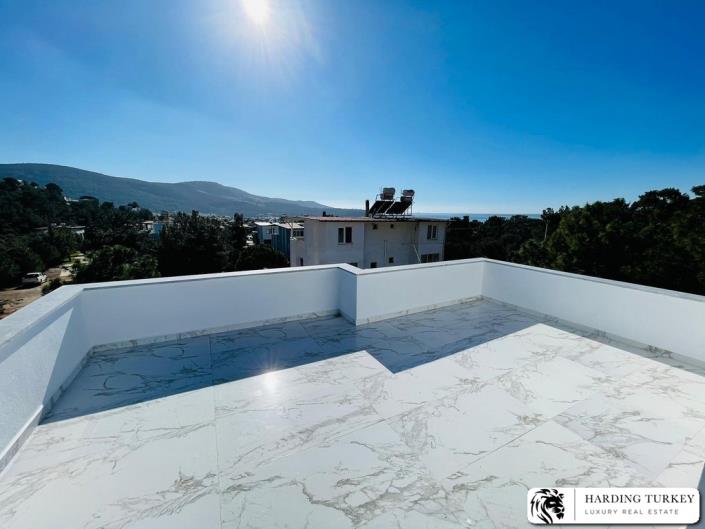 Image No.28-3 Bed Semi-Detached for sale