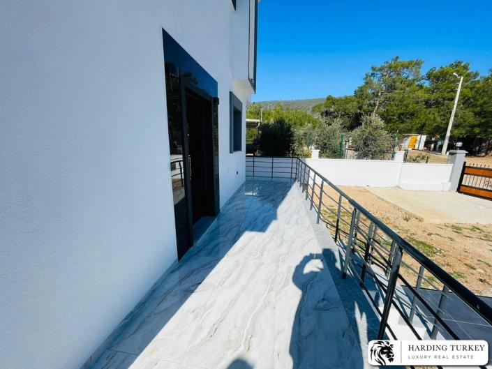 Image No.29-3 Bed Semi-Detached for sale