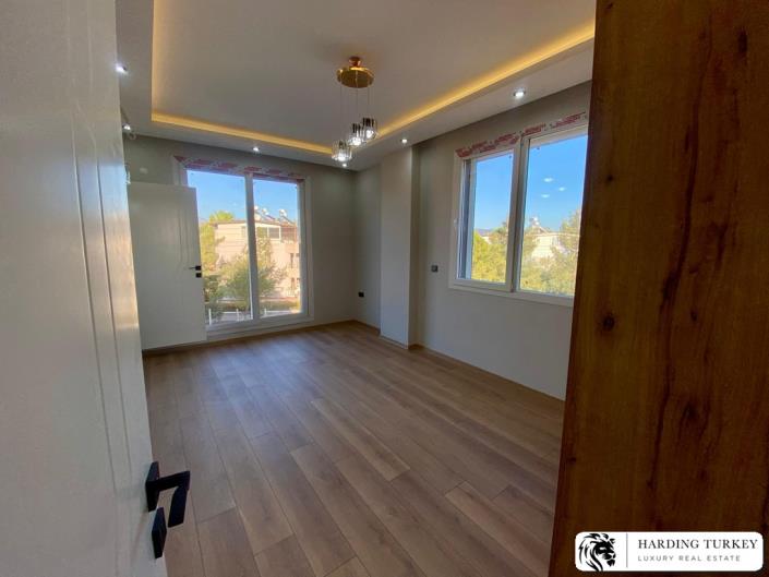 Image No.10-4 Bed Villa / Detached for sale