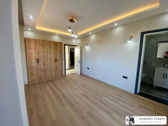 Image No.11-4 Bed Villa / Detached for sale