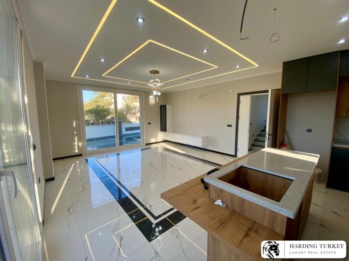 Image No.19-4 Bed Villa / Detached for sale