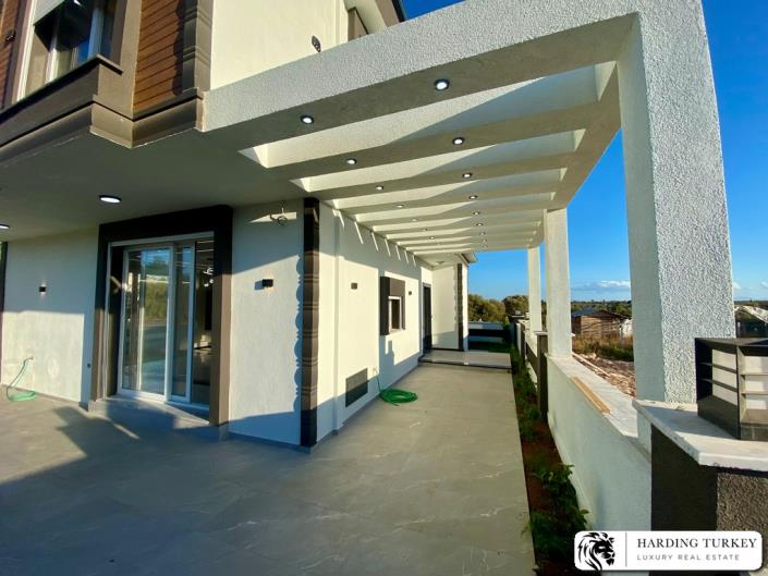 Image No.24-4 Bed Villa / Detached for sale