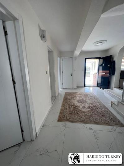 Image No.23-4 Bed Villa / Detached for sale