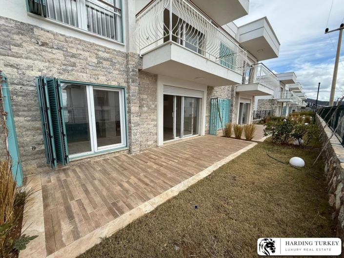 Image No.20-2 Bed Semi-Detached for sale