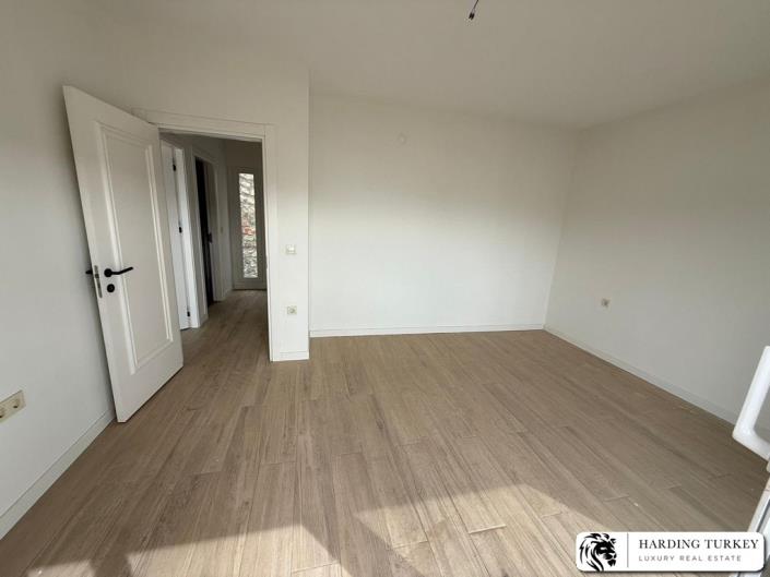 Image No.22-2 Bed Semi-Detached for sale