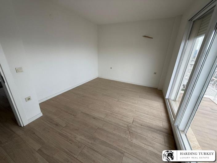 Image No.25-2 Bed Semi-Detached for sale