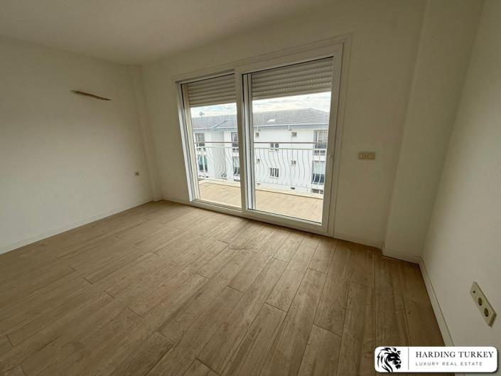 Image No.26-2 Bed Semi-Detached for sale