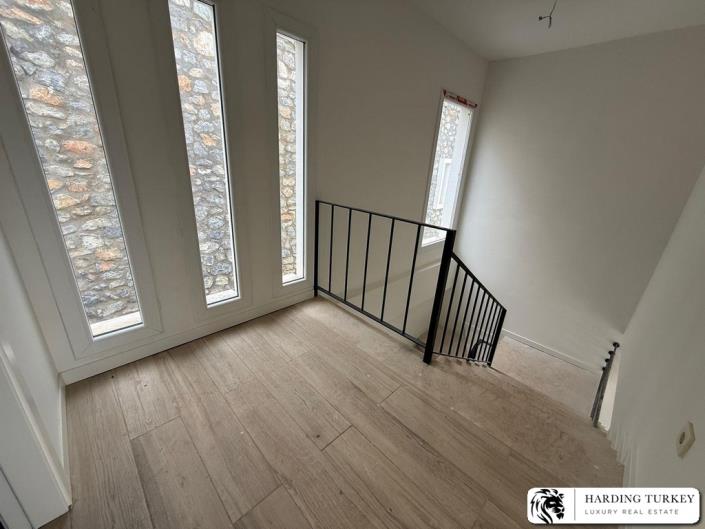 Image No.27-2 Bed Semi-Detached for sale