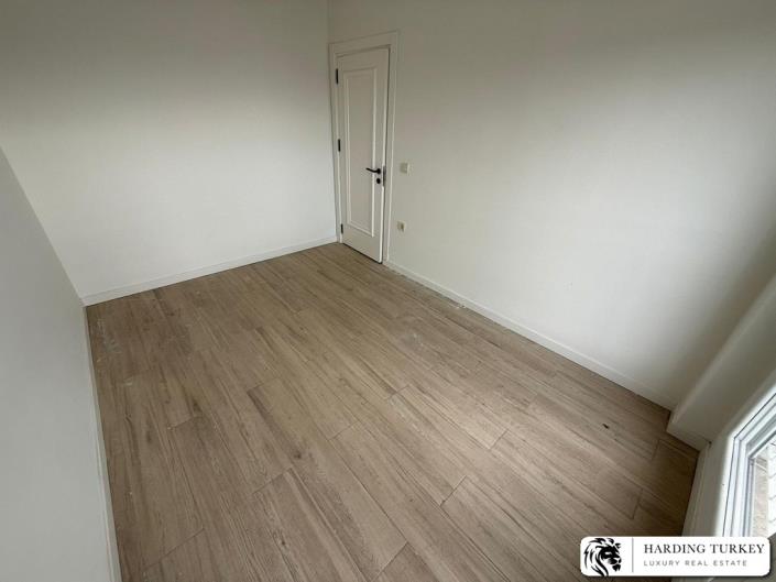 Image No.28-2 Bed Semi-Detached for sale