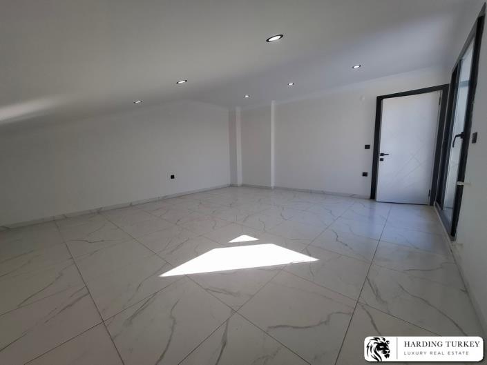 Image No.22-3 Bed Duplex for sale