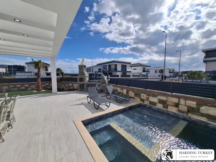 Image No.6-4 Bed Villa / Detached for sale