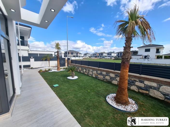 Image No.9-4 Bed Villa / Detached for sale