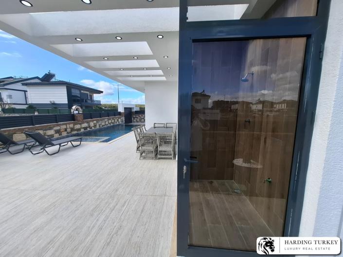 Image No.10-4 Bed Villa / Detached for sale