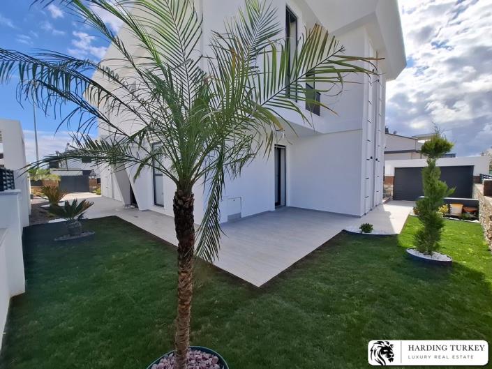 Image No.11-4 Bed Villa / Detached for sale