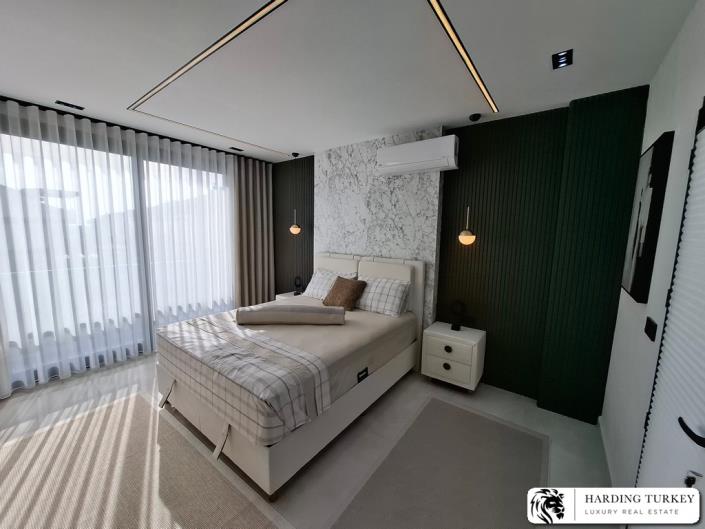 Image No.37-4 Bed Villa / Detached for sale