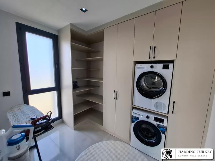 Image No.39-4 Bed Villa / Detached for sale