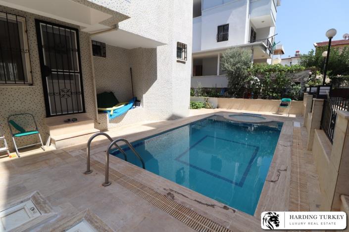 Image No.2-5 Bed Semi-Detached for sale