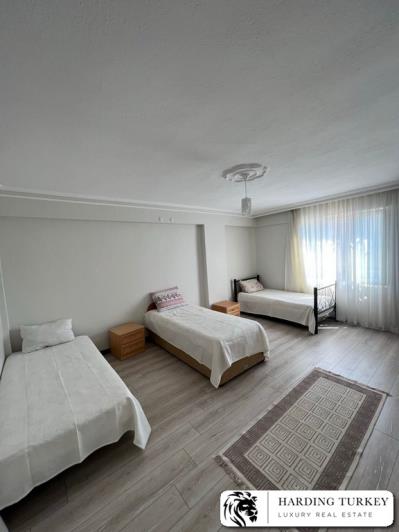 Image No.9-5 Bed Semi-Detached for sale