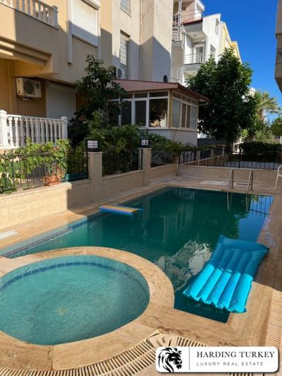 Image No.18-5 Bed Semi-Detached for sale