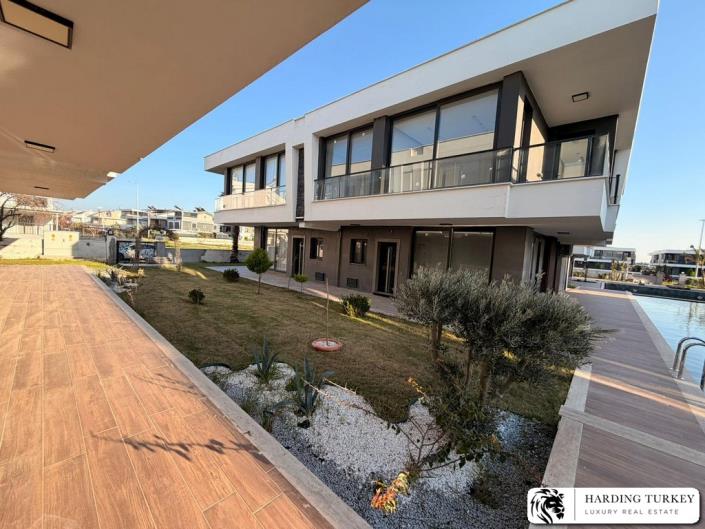 Image No.2-3 Bed Semi-Detached for sale