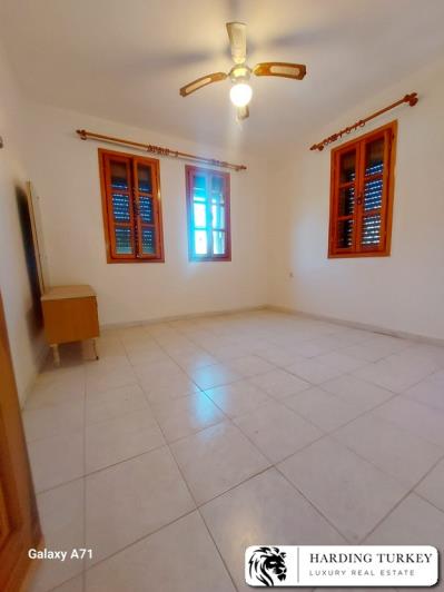 Image No.5-3 Bed Semi-Detached for sale