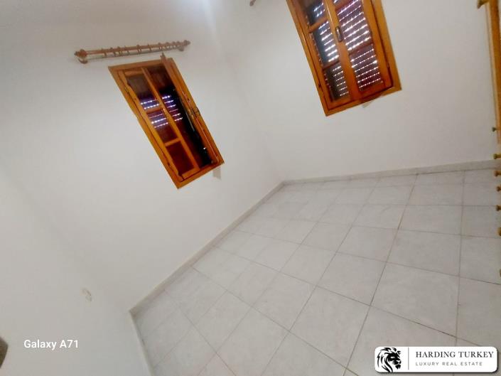 Image No.16-3 Bed Semi-Detached for sale