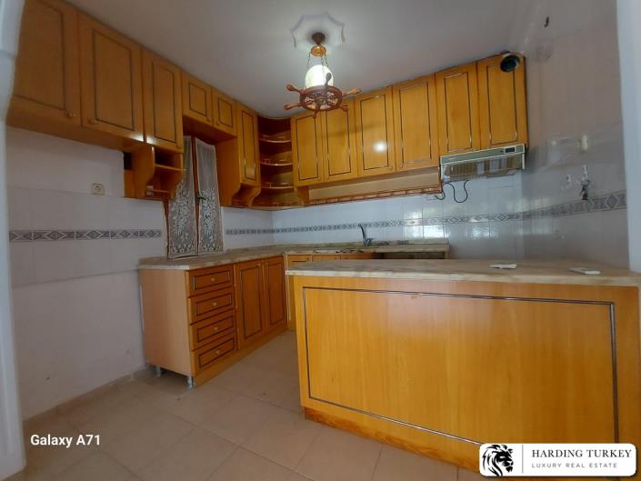 Image No.28-3 Bed Semi-Detached for sale