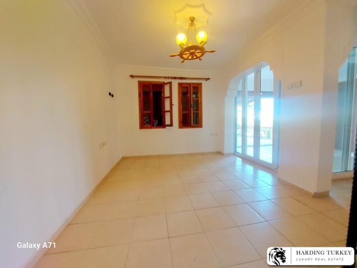 Image No.30-3 Bed Semi-Detached for sale