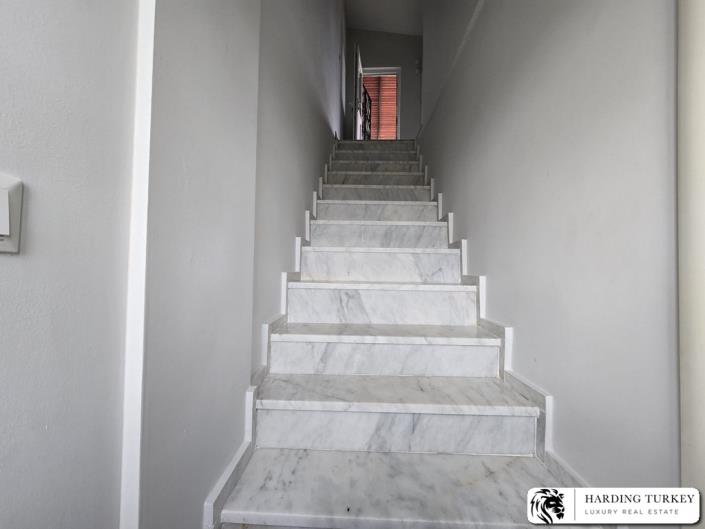 Image No.18-3 Bed Semi-Detached for sale