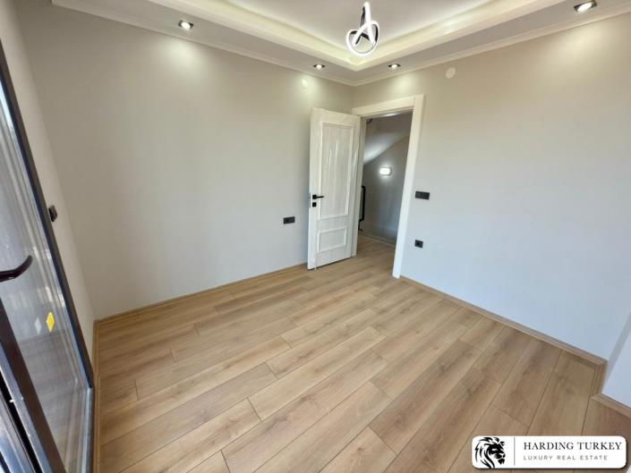 Image No.14-3 Bed Semi-Detached for sale