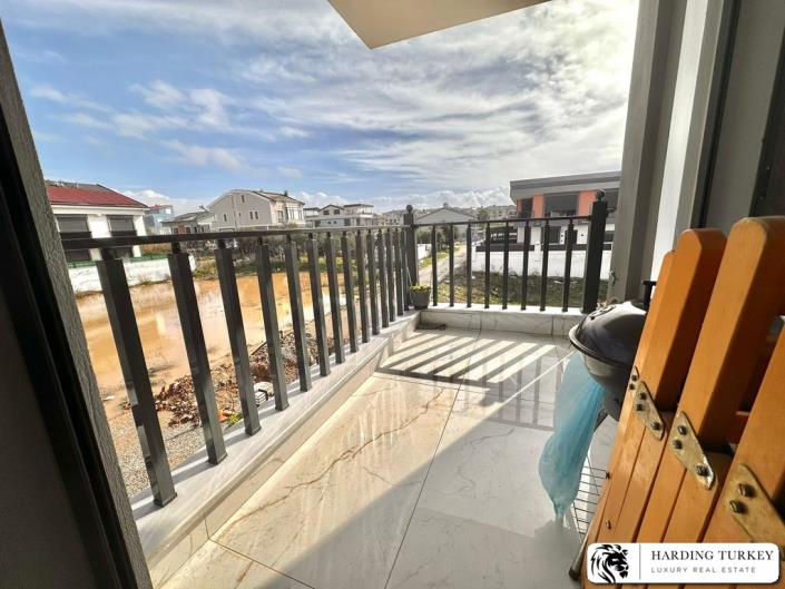 Image No.38-3 Bed Semi-Detached for sale