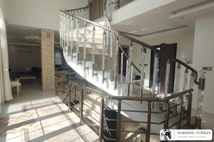 Image No.8-5 Bed Villa / Detached for sale