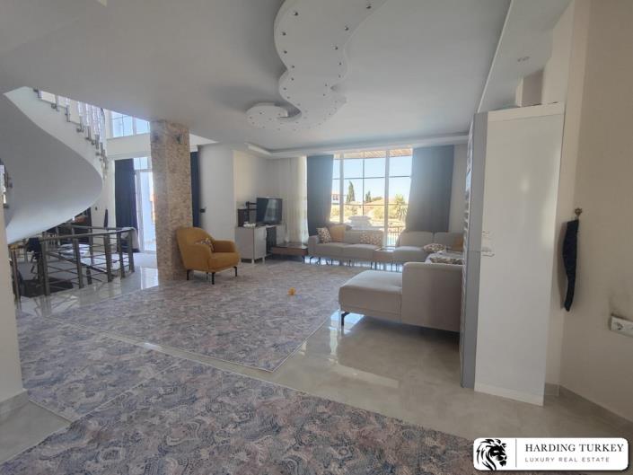 Image No.29-5 Bed Villa / Detached for sale