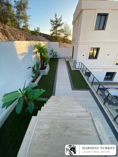 Image No.5-4 Bed Villa / Detached for sale