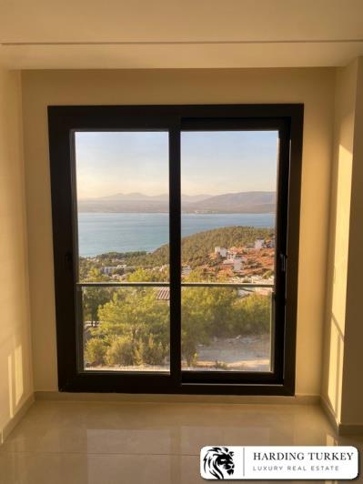 Image No.13-4 Bed Villa / Detached for sale