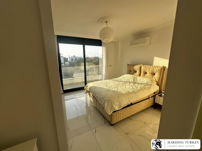 Image No.19-4 Bed Villa / Detached for sale