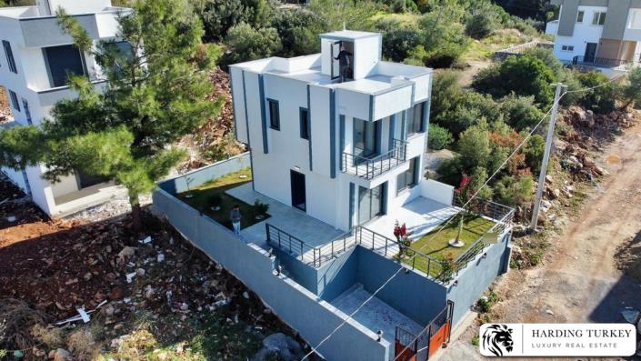 Image No.9-3 Bed Semi-Detached for sale