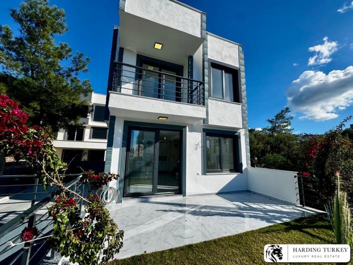 Image No.17-3 Bed Semi-Detached for sale