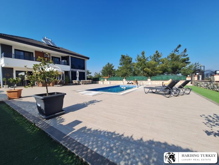 Image No.53-4 Bed Villa / Detached for sale