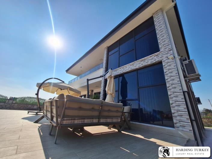 Image No.58-4 Bed Villa / Detached for sale