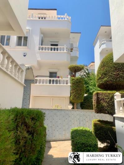 Image No.6-4 Bed Semi-Detached for sale