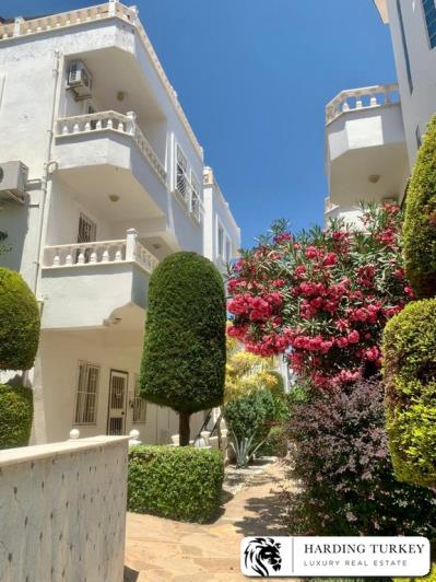 Image No.9-4 Bed Semi-Detached for sale