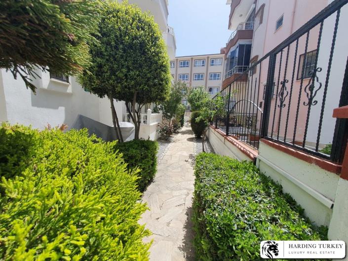 Image No.12-4 Bed Semi-Detached for sale