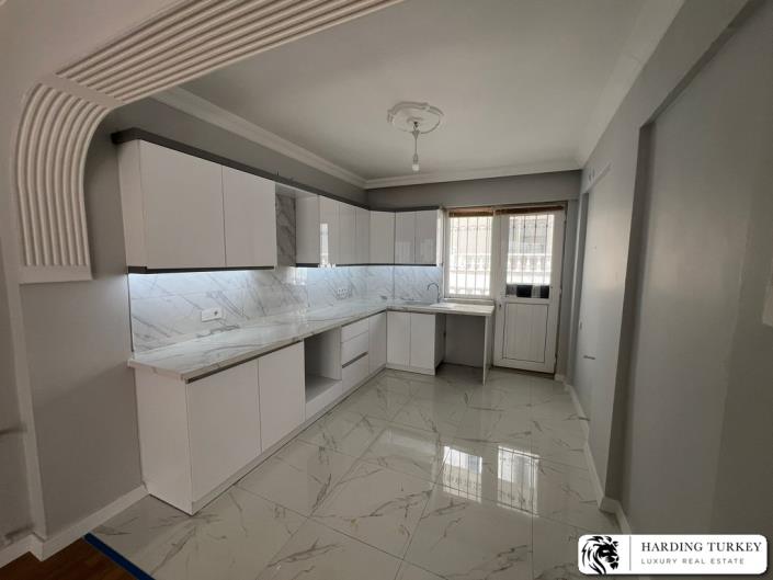 Image No.14-4 Bed Semi-Detached for sale