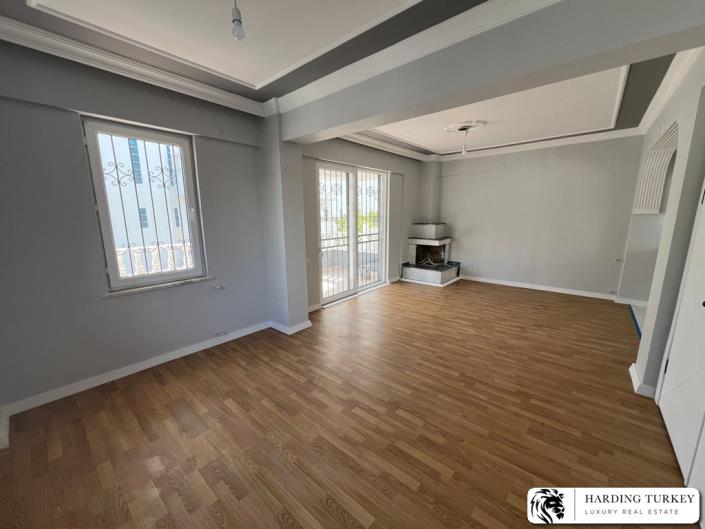 Image No.17-4 Bed Semi-Detached for sale