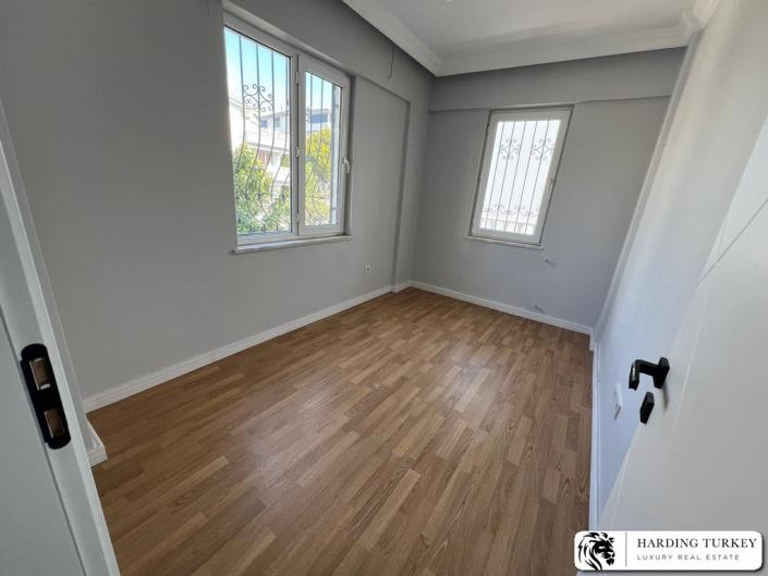 Image No.25-4 Bed Semi-Detached for sale