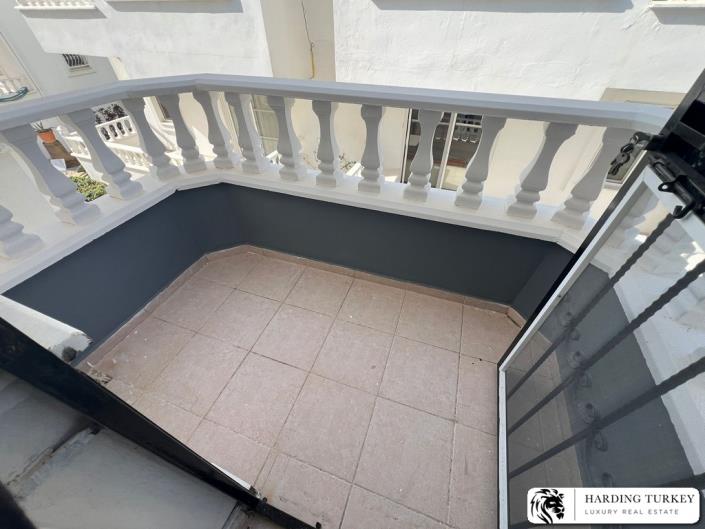 Image No.28-4 Bed Semi-Detached for sale