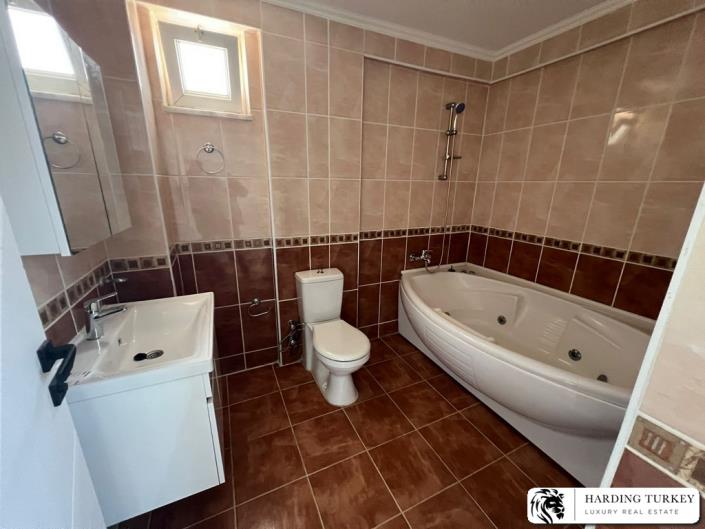 Image No.29-4 Bed Semi-Detached for sale
